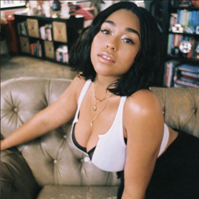 ESC: Jordyn Woods' Best Makeup Selfies